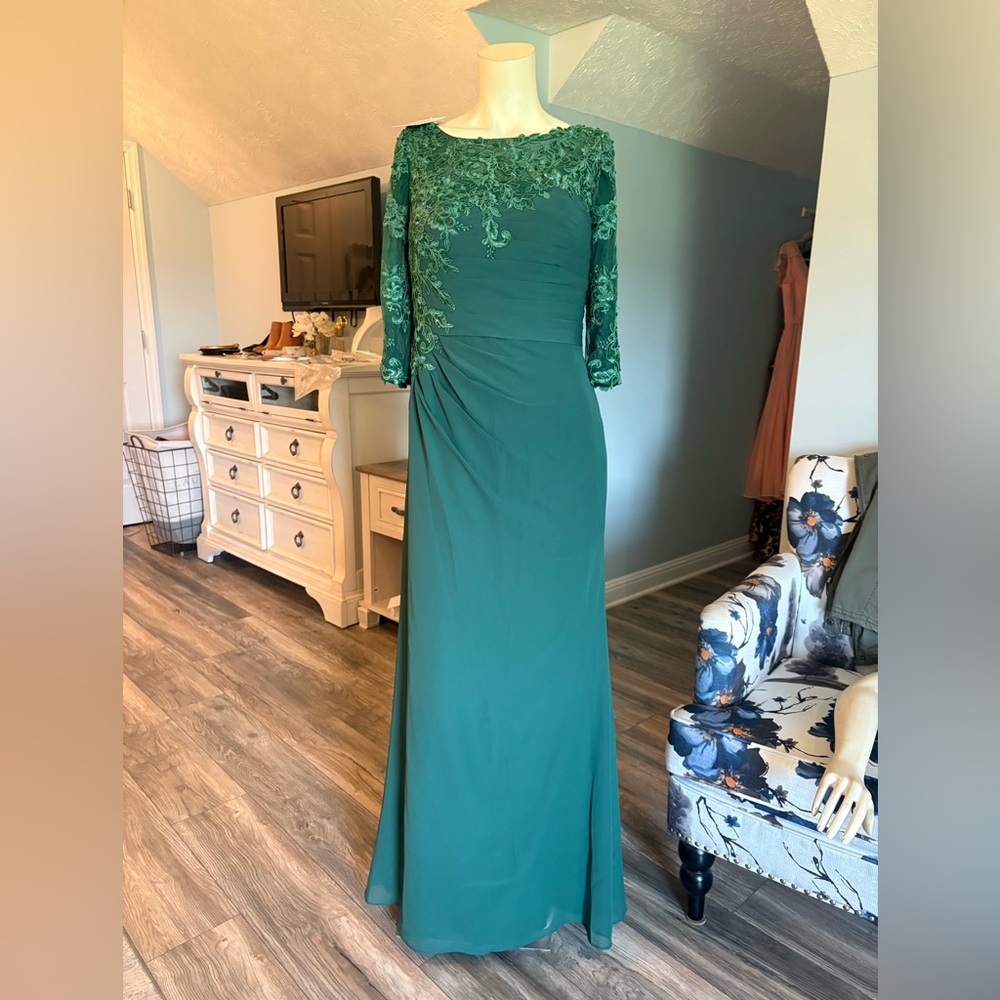 JJs House Dark Green Long Sleeve Dress with Lace NWT